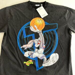 Renowned T-shirt NWT Medium